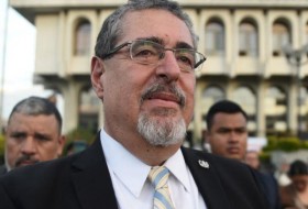 危地马拉检察官采取行动剥夺当选总统的豁免权